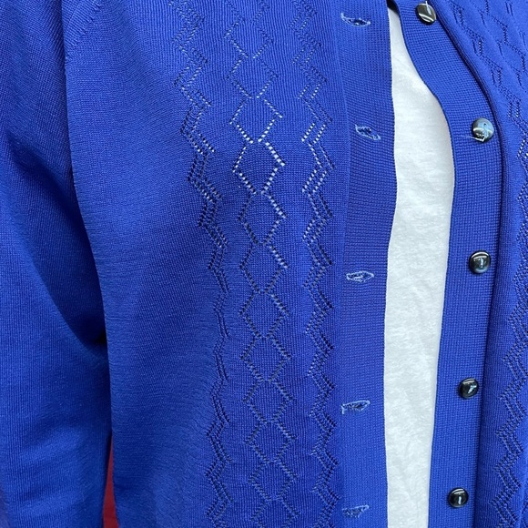 Vintage 1970’s Royal eyelet cardigan size medium - Picture 2 of 4